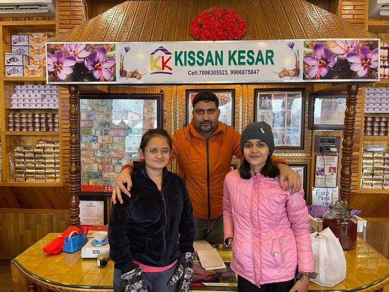 Guest at Kissan Kesar