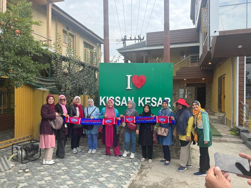 Guest at Kissan Kesar