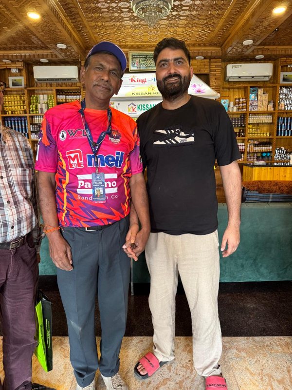 Guest at Kissan Kesar