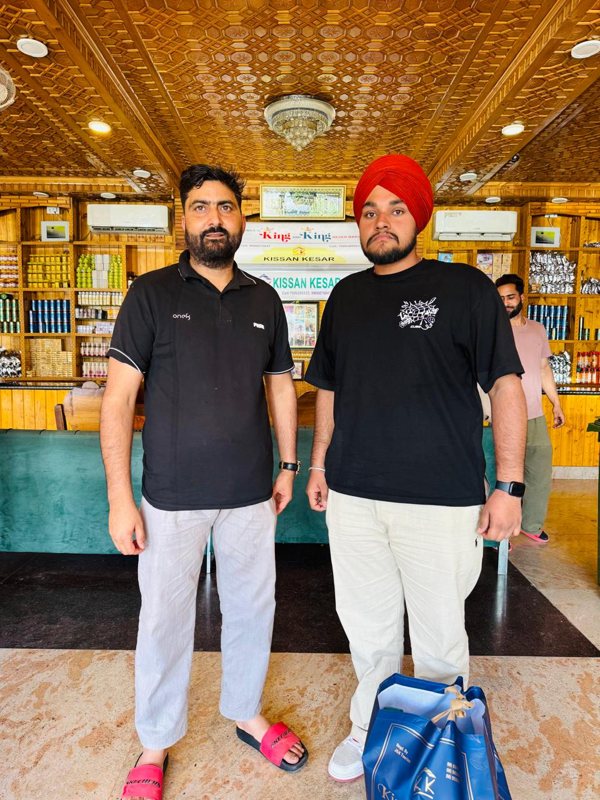 Guest at Kissan Kesar