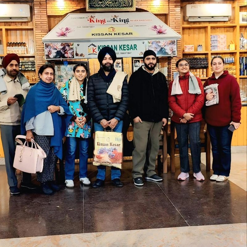 Guest at Kissan Kesar
